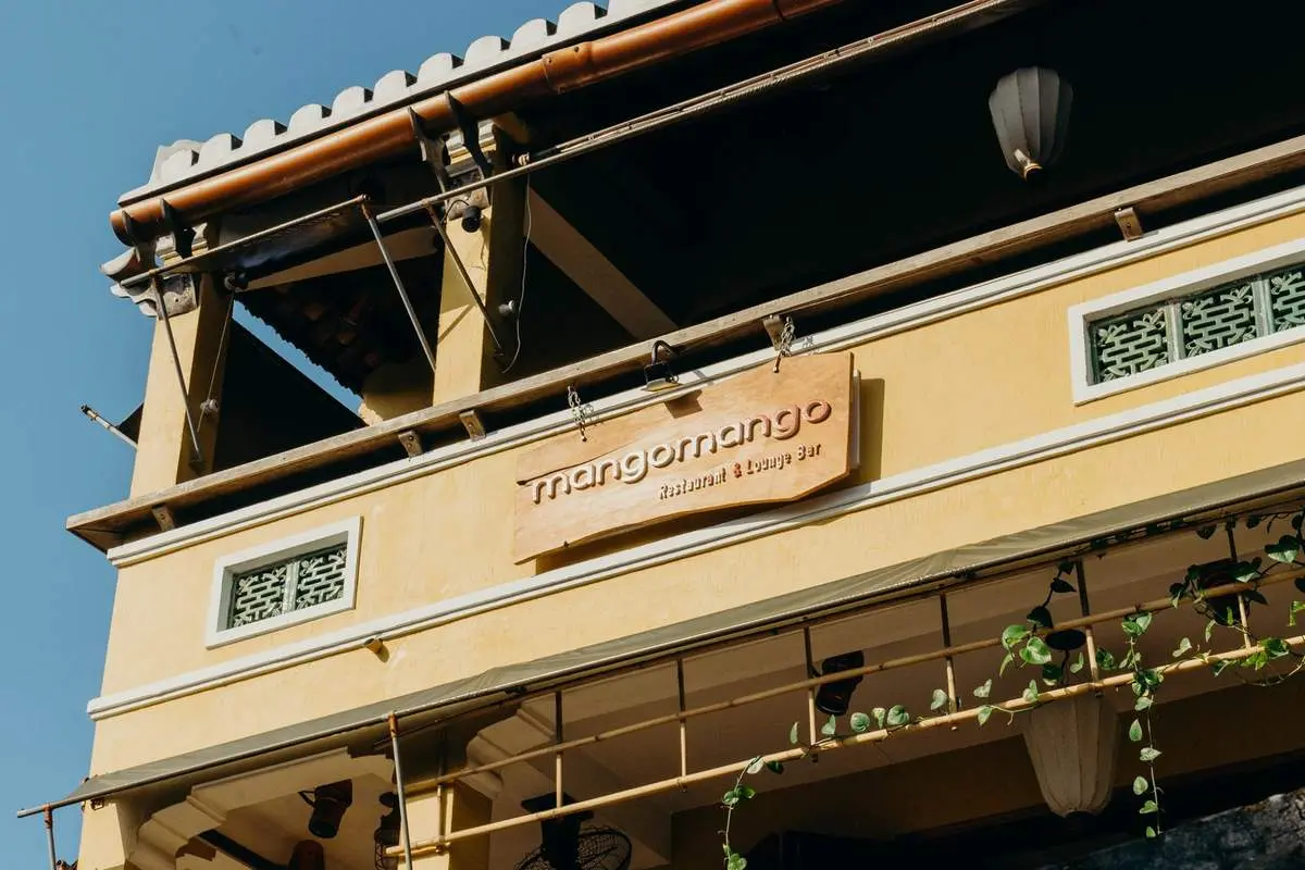 Mango Mango Hoi An restaurant - Nhà hàng sở hữu nội thất đầy màu sắc