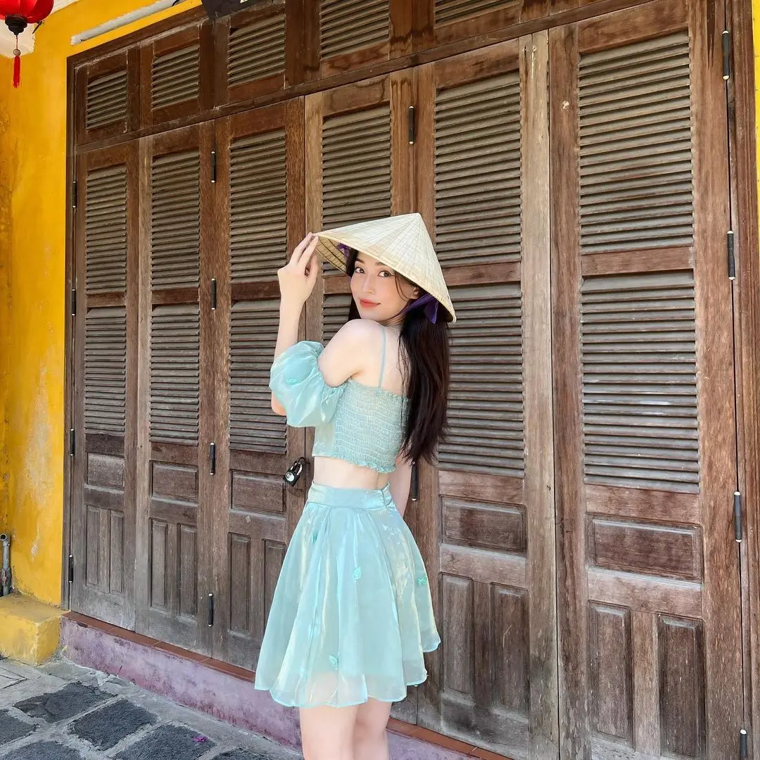 Check in Hội An đậm chất l&atilde;ng mạn v&agrave; ho&agrave;i cổ c&ugrave;ng &Aacute; hậu Phương Nga 4