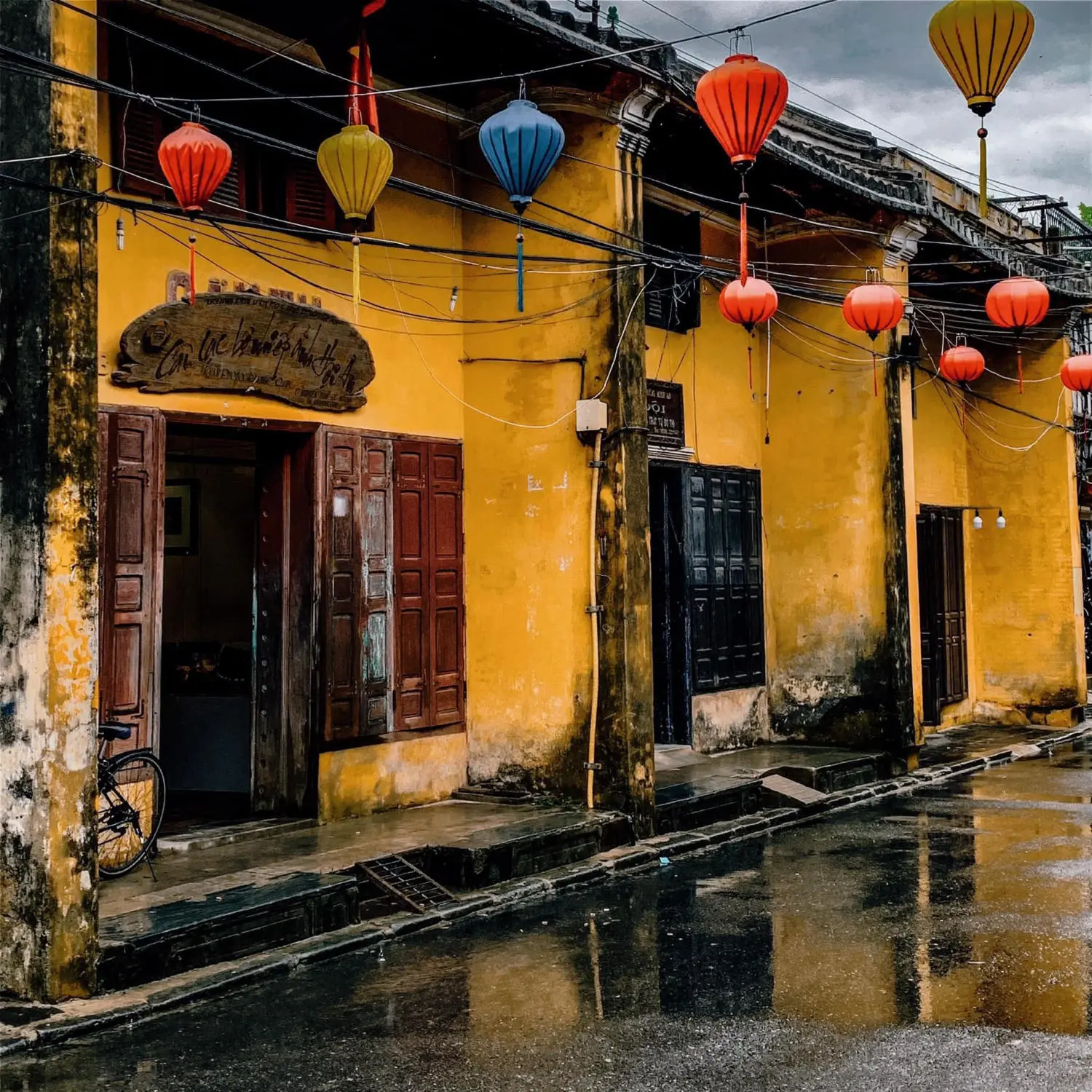 Hội An ng&agrave;y mưa v&agrave; n&eacute;t đẹp kh&aacute;c lạ bất chấp cả thời tiết 4