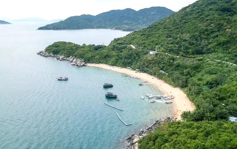 Kinh nghiệm du lịch C&ugrave; Lao Ch&agrave;m trong xanh như thi&ecirc;n đường 4
