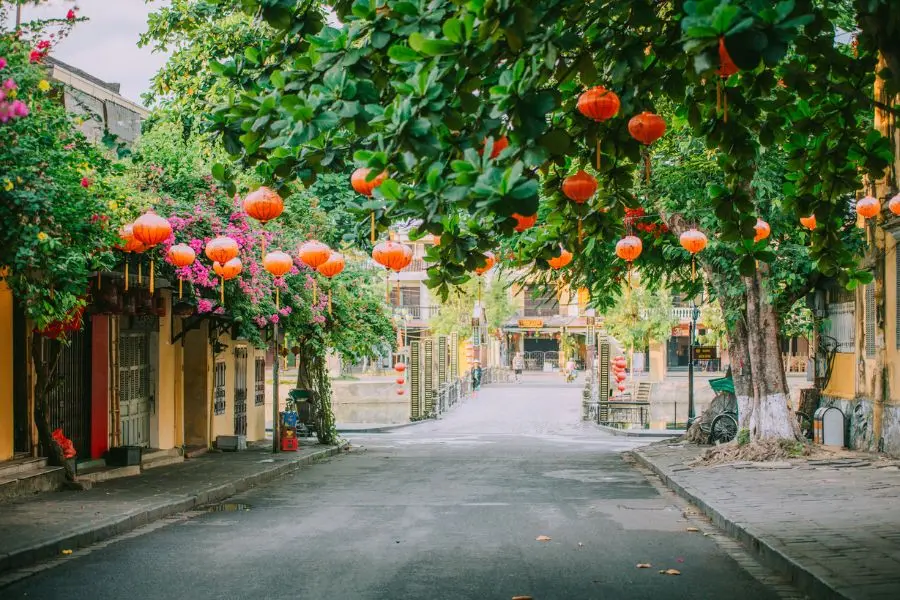 Lang thang Hội An v&agrave; kh&aacute;m ph&aacute; bức tranh rực rỡ xứ thương cảng 2