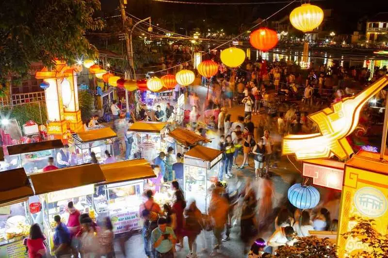 Phố cổ Hội An về đ&ecirc;m c&oacute; g&igrave;? Top 10 trải nghiệm đ&aacute;ng gi&aacute; nhất 8