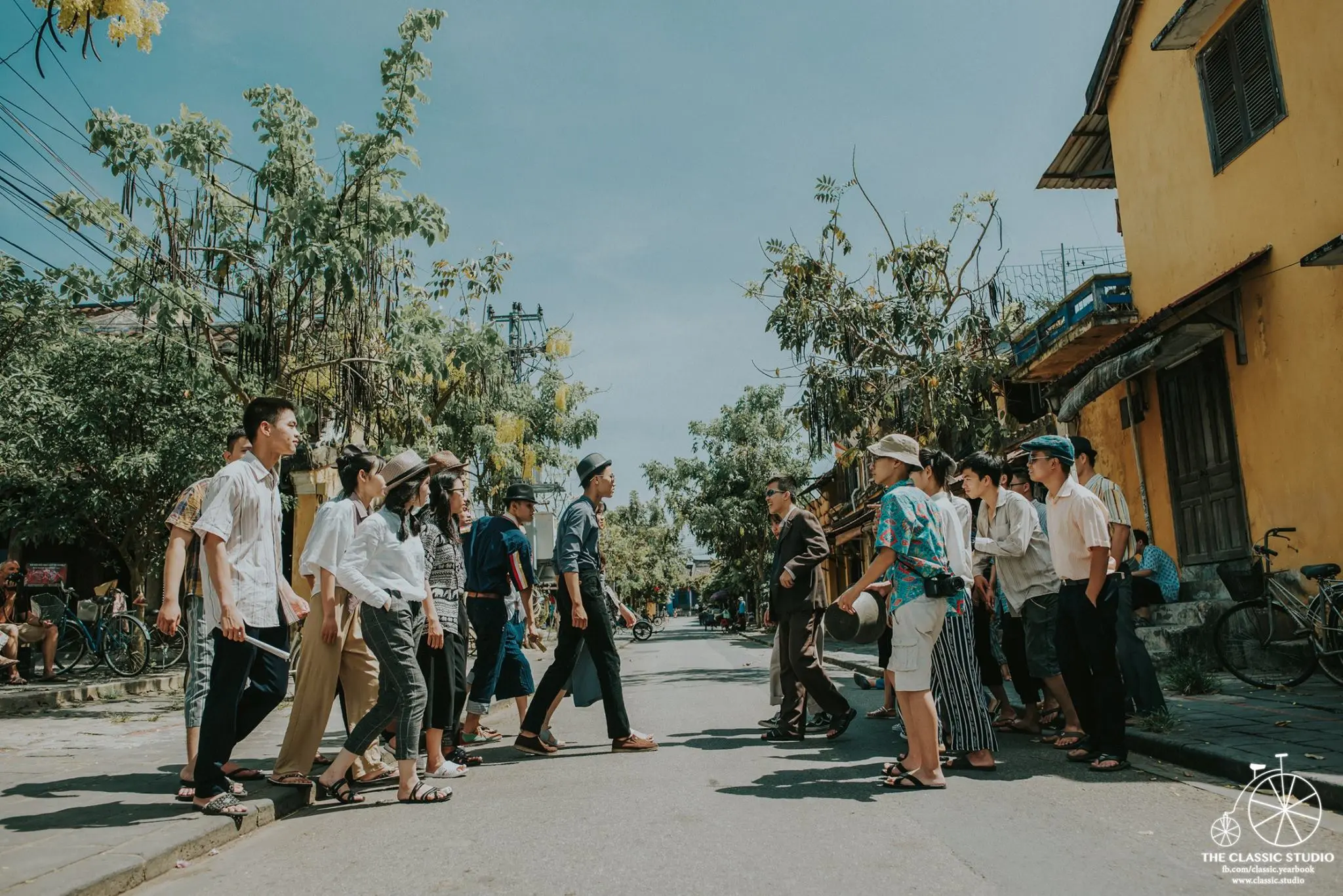 Si&ecirc;u ấn tượng bộ ảnh kỷ yếu của học sinh trường THPT Trần Qu&yacute; C&aacute;p về Hội An thời bao cấp 13