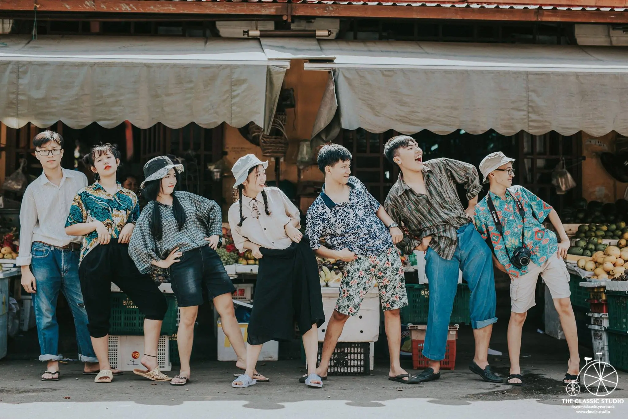 Si&ecirc;u ấn tượng bộ ảnh kỷ yếu của học sinh trường THPT Trần Qu&yacute; C&aacute;p về Hội An thời bao cấp 2