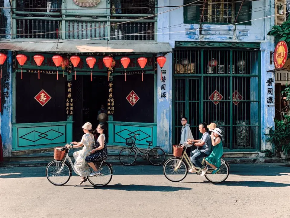 Thong dong đạp xe ở Hội An trong h&agrave;nh tr&igrave;nh gh&eacute; thăm v&ugrave;ng đất y&ecirc;n b&igrave;nh 2