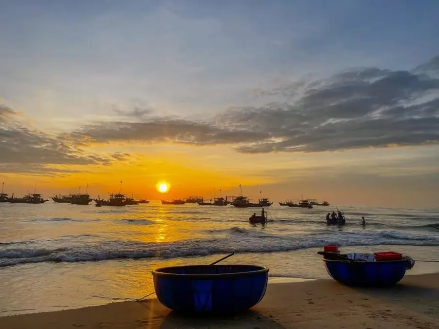 T&igrave;m về Biển B&igrave;nh Minh, kh&ocirc;ng gian nắng v&agrave;ng c&aacute;t trắng gần ngay Phố Hội 4