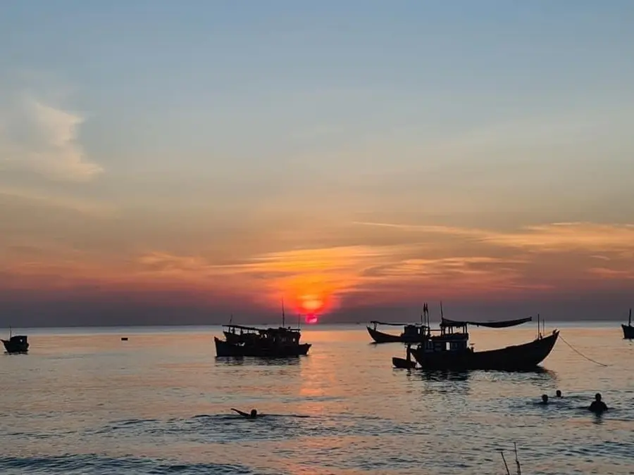 T&igrave;m về Biển B&igrave;nh Minh, kh&ocirc;ng gian nắng v&agrave;ng c&aacute;t trắng gần ngay Phố Hội 3