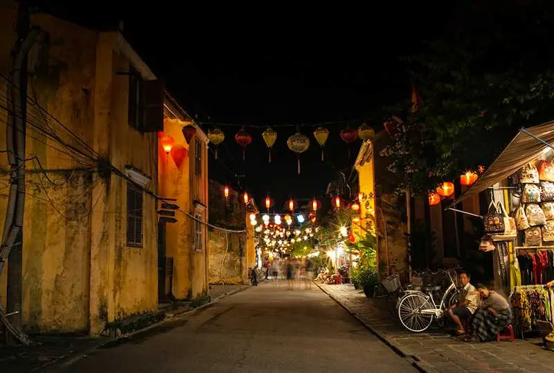 Dạo bước Hội An buổi tối: Hành trình thong dong giữa phố cổ 14