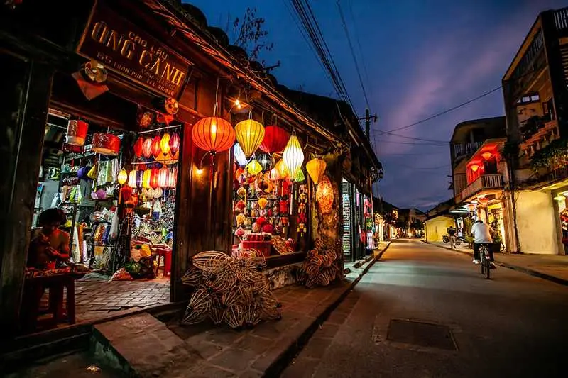 Dạo bước Hội An buổi tối: Hành trình thong dong giữa phố cổ 19