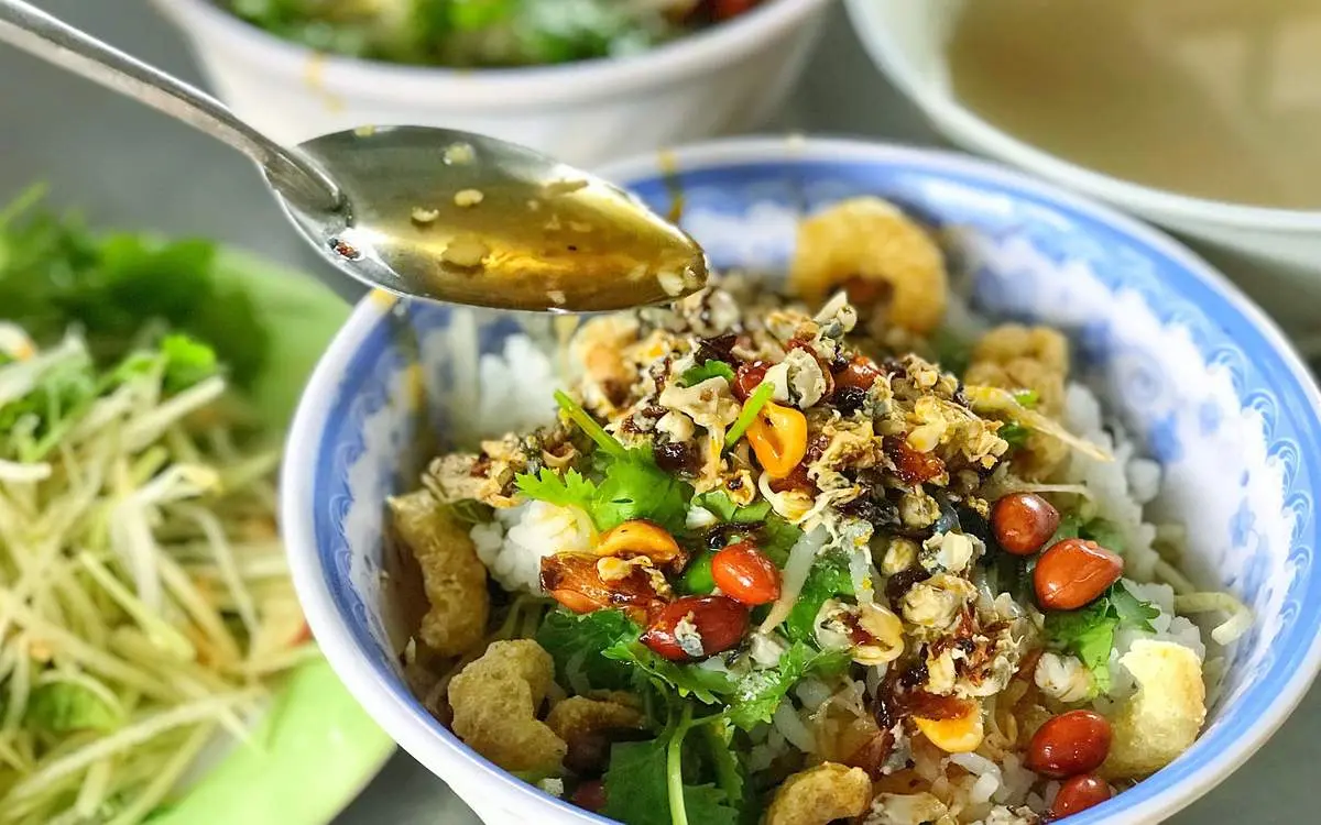 7 Quán cơm hến ngon ở Huế không thể bỏ qua