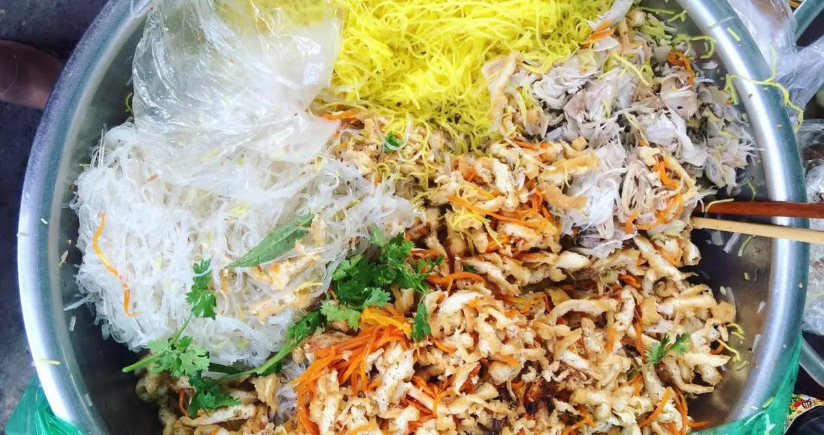Bún trộn Huế - Hương vị chua chua ngọt ngọt đậm đà thơm ngon