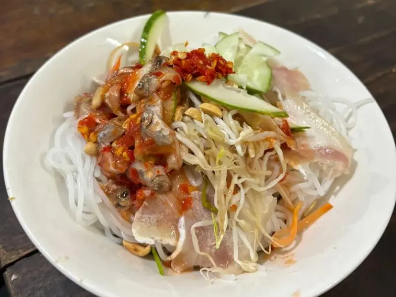 10 qu&aacute;n b&uacute;n mắm n&ecirc;m Huế ngon đ&uacute;ng vị, d&acirc;n địa phương hay gh&eacute; 5