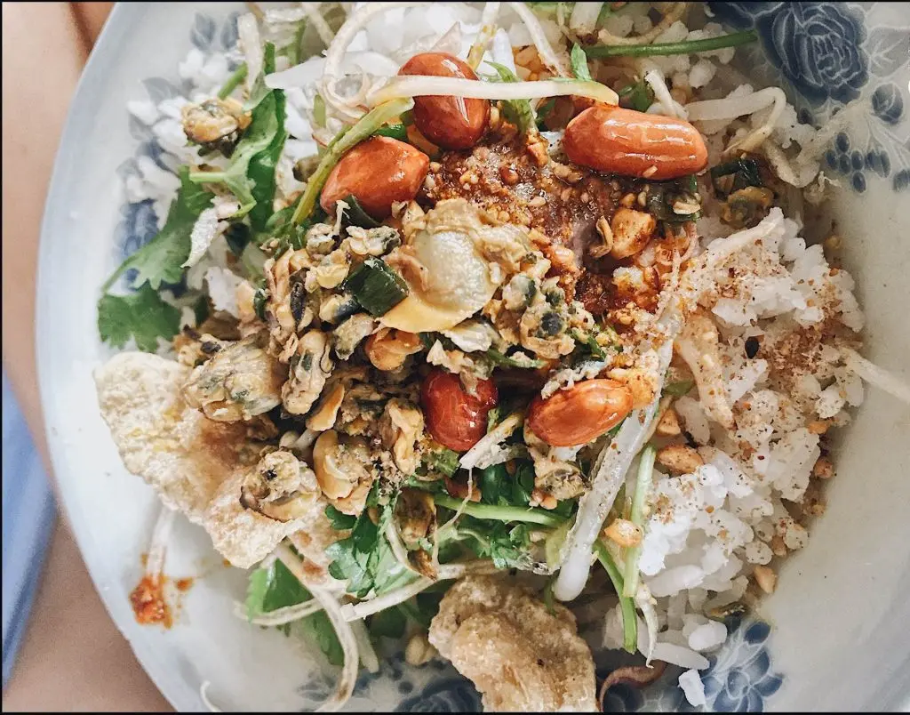 7 Qu&aacute;n cơm hến ngon ở Huế kh&ocirc;ng thể bỏ qua 9