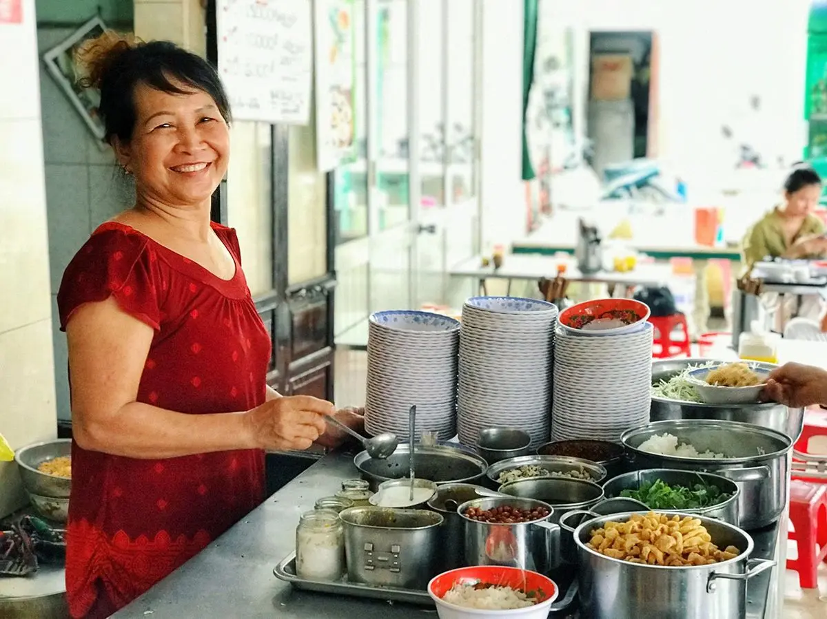 Ai ra xứ Huế th&igrave; gh&eacute; ngay c&aacute;c qu&aacute;n B&uacute;n hến ngon nổi tiếng một phương 2