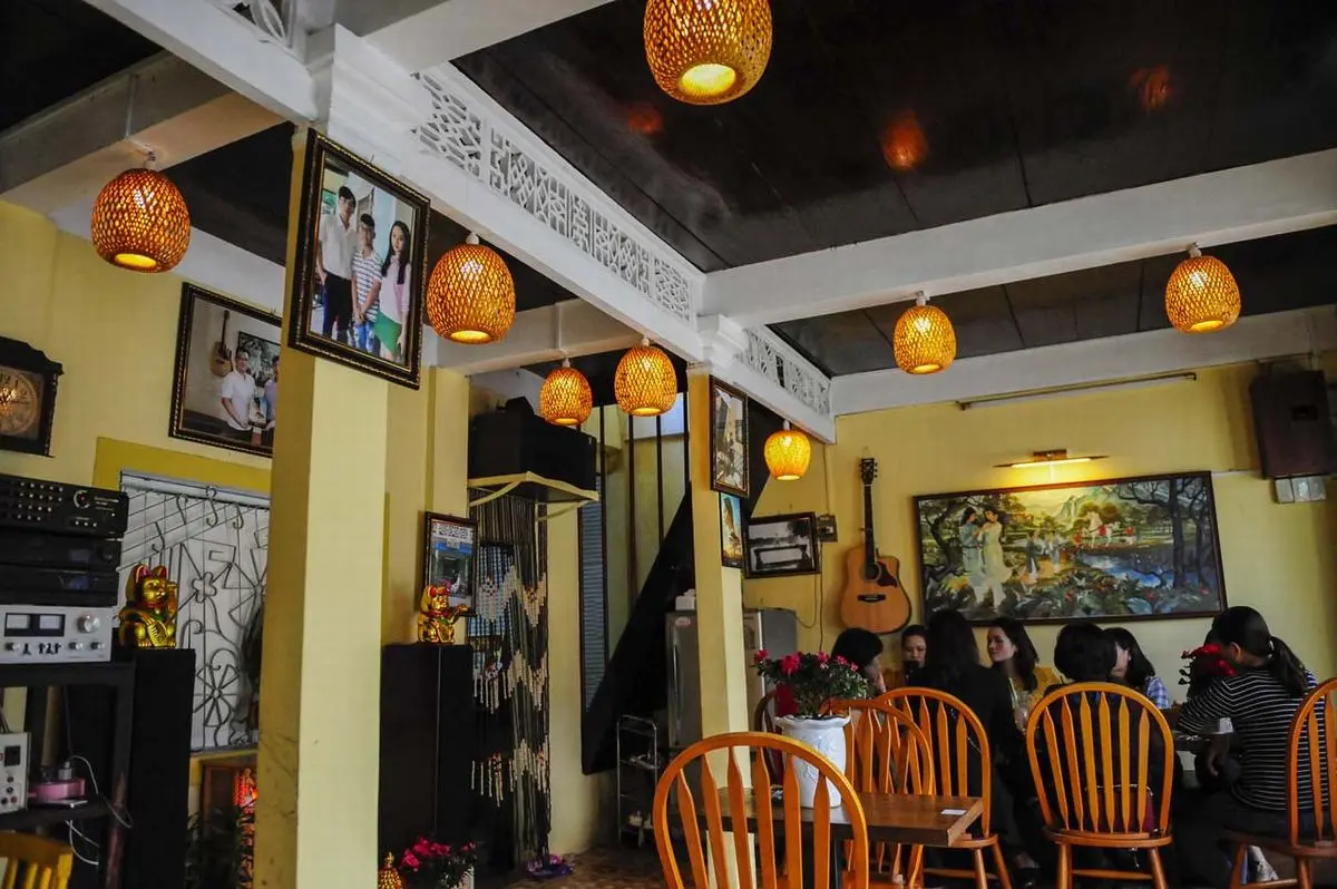 Bạn đ&atilde; gh&eacute; qua qu&aacute;n cafe nổi tiếng phố cổ Bao Vinh Huế chưa? 3