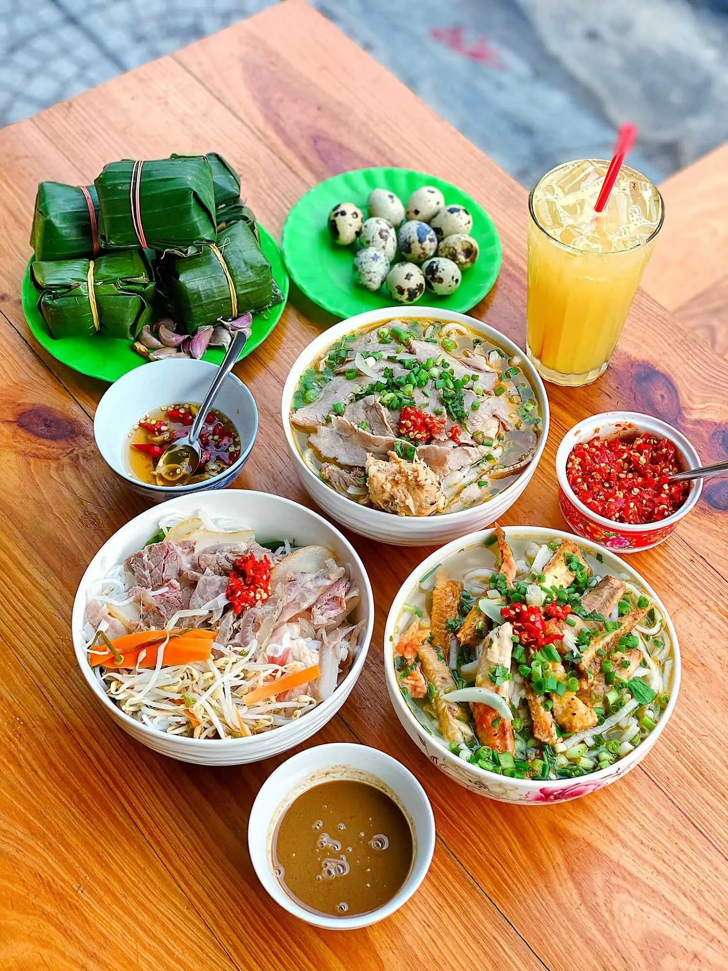 B&aacute;nh canh c&aacute; l&oacute;c B&agrave; Triệu Huế - M&oacute;n ngon kh&oacute; cưỡng được tạo n&ecirc;n từ c&aacute;i t&acirc;m v&agrave; c&aacute;i t&igrave;nh 3