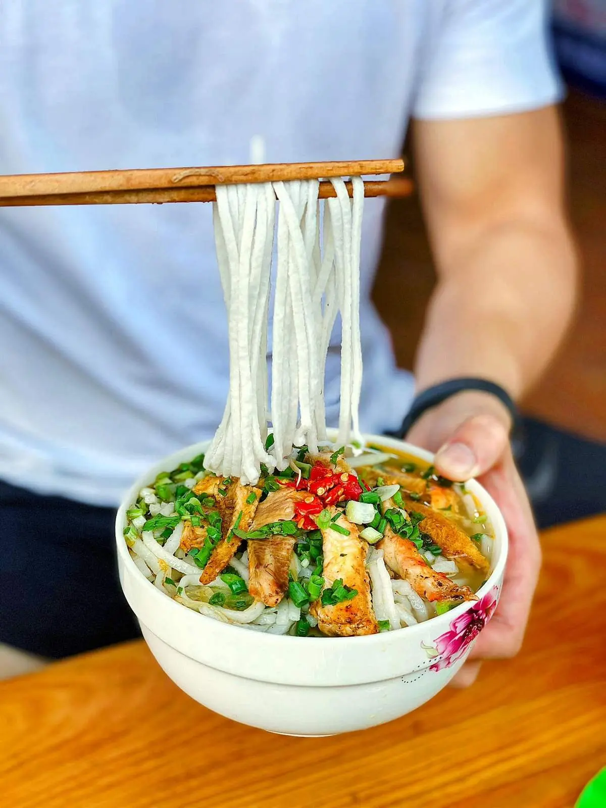 B&aacute;nh canh c&aacute; l&oacute;c B&agrave; Triệu Huế - M&oacute;n ngon kh&oacute; cưỡng được tạo n&ecirc;n từ c&aacute;i t&acirc;m v&agrave; c&aacute;i t&igrave;nh 5