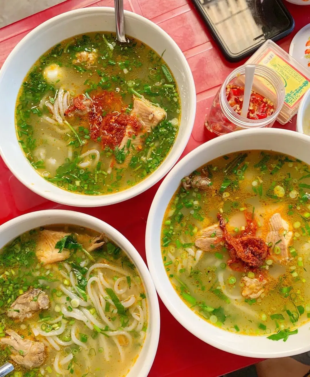 B&aacute;nh canh c&aacute; l&oacute;c Thủy Dương - Khu phố ẩm thực ngon trứ danh bạn nhất định kh&ocirc;ng được bỏ lỡ 7