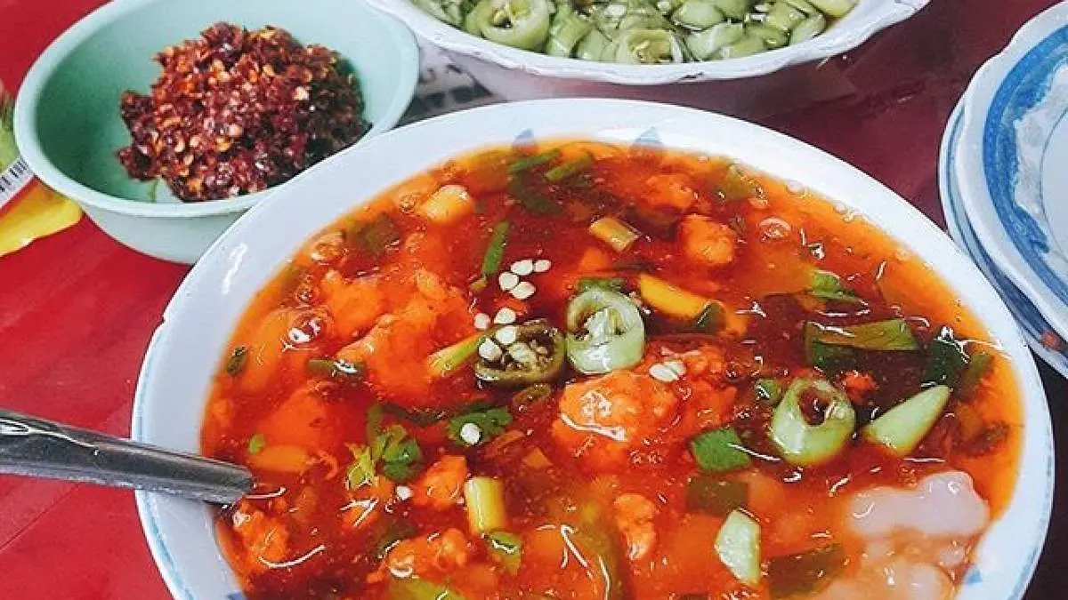 B&aacute;nh canh Nam Phổ - Đặc sản n&iacute;u ch&acirc;n du kh&aacute;ch khi đến Huế 7