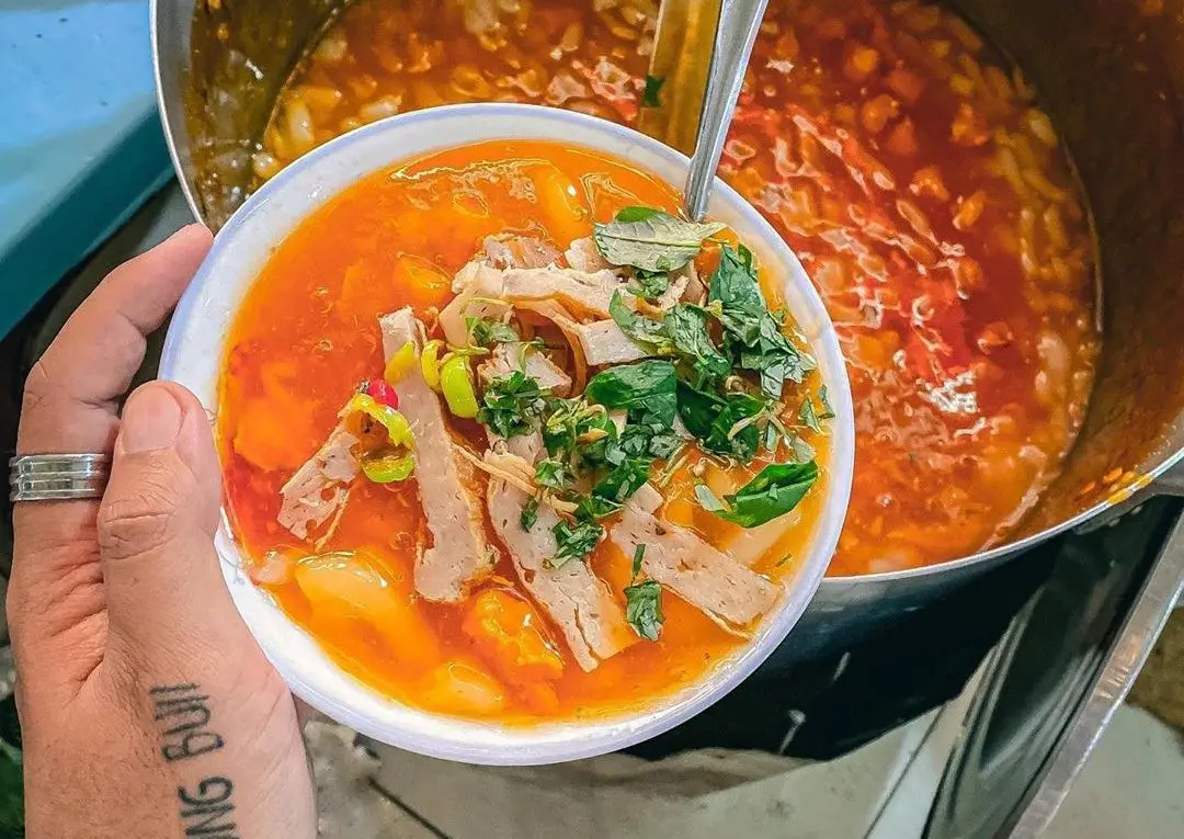 B&aacute;nh canh Nam Phổ - Đặc sản n&iacute;u ch&acirc;n du kh&aacute;ch khi đến Huế 6