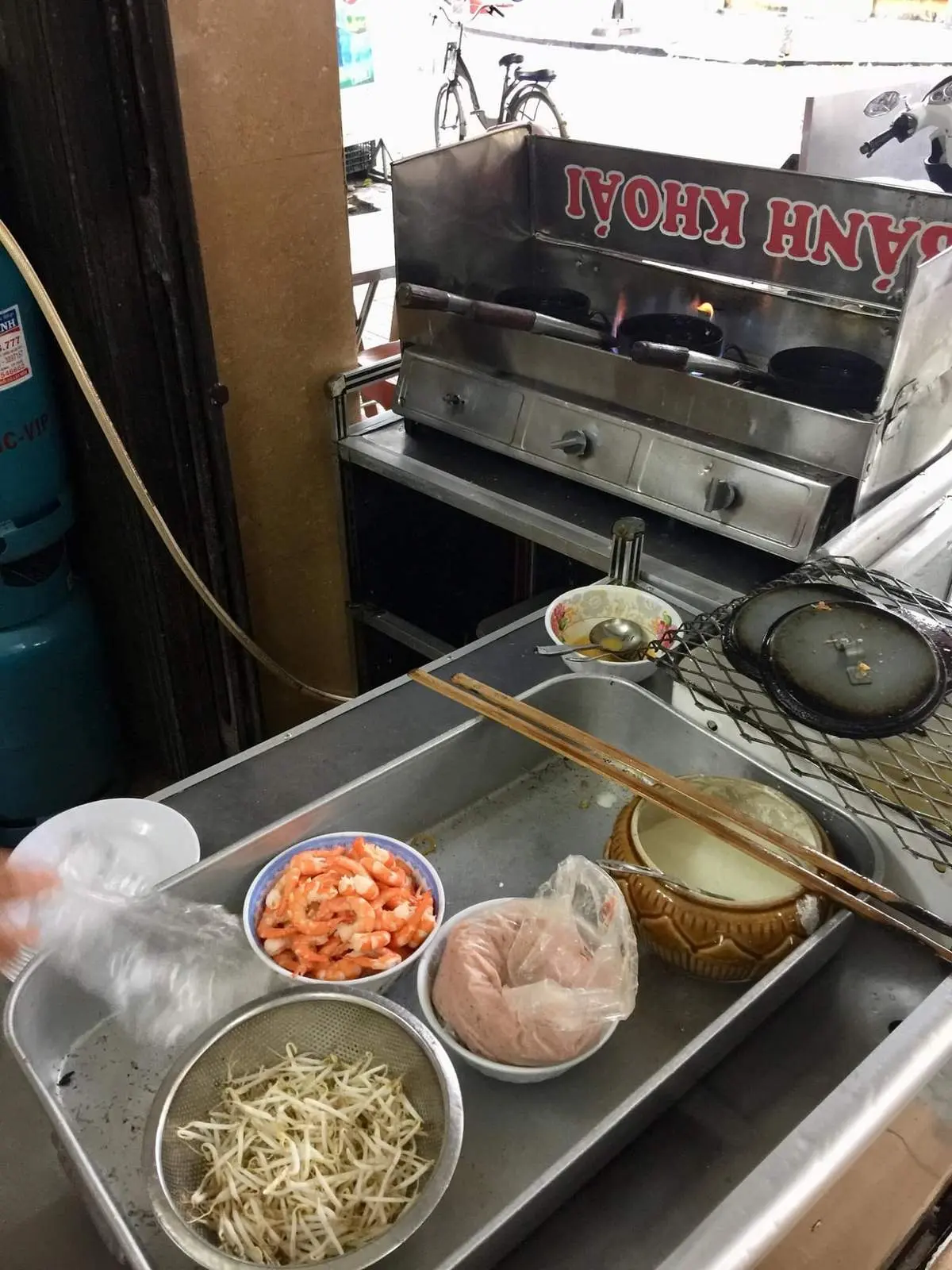 B&aacute;nh kho&aacute;i Đinh Ti&ecirc;n Ho&agrave;ng - Cảm nhận vị ngon b&aacute;nh kho&aacute;i xứ Huế 40 năm tuổi 4