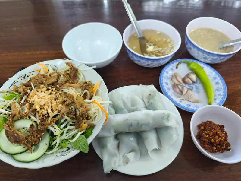 Bỏ t&uacute;i 8 qu&aacute;n b&aacute;nh ướt Huế ngon nức tiếng, ăn l&agrave; ghiền 5