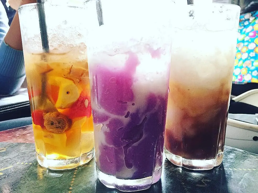 Ch&egrave; Hẻm H&ugrave;ng Vương - Ngọt ng&agrave;o lịm tim từ những ly ch&egrave; b&igrave;nh thường ở xứ Huế 11
