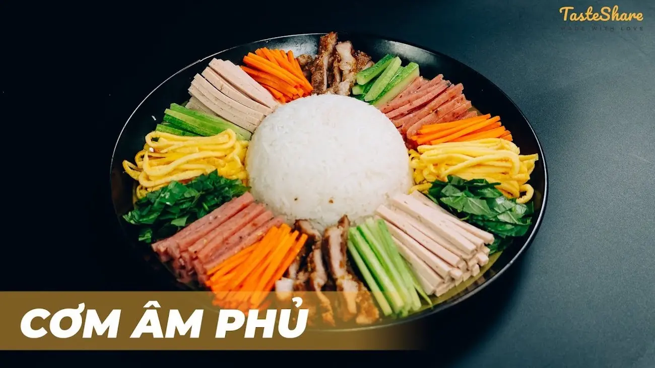Cơm &Acirc;m Phủ Huế: Tinh hoa ẩm thực cố đ&ocirc; với c&aacute;i t&ecirc;n ma mị 3