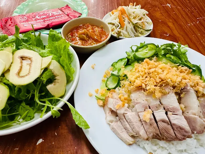 Cơm &Acirc;m Phủ Huế: Tinh hoa ẩm thực cố đ&ocirc; với c&aacute;i t&ecirc;n ma mị 11