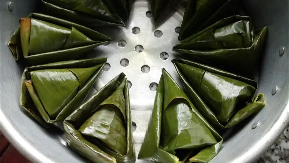 Công phu nghề làm bánh ít ngũ sắc xứ Huế 7