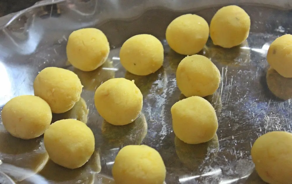 Công phu nghề làm bánh ít ngũ sắc xứ Huế 6