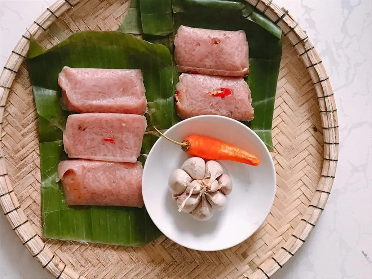 Đặc sản nem chua Huế - Món ngon được ưa chuộng vào dịp lễ Tết tại Huế 4