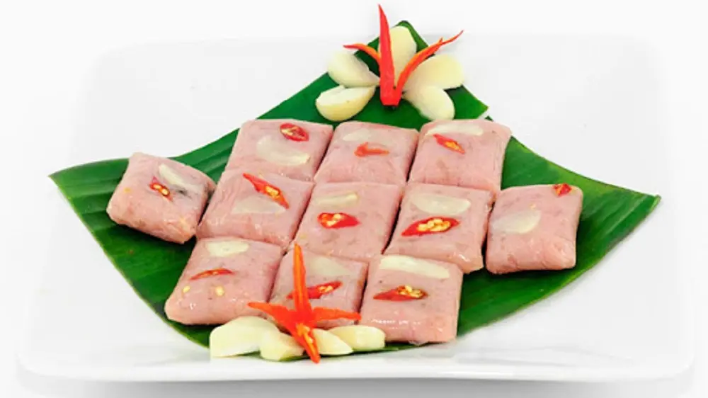 Đặc sản nem chua Huế - Món ngon được ưa chuộng vào dịp lễ Tết tại Huế 2