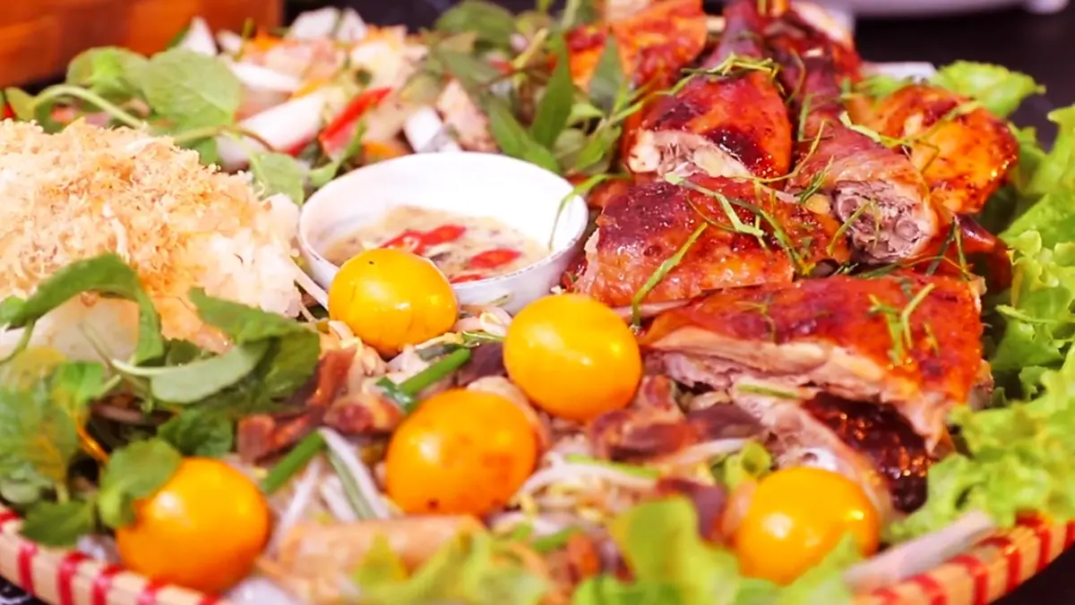 Đầm Chuồn Hương Qu&aacute;n - Nh&agrave; h&agrave;ng chuy&ecirc;n hải sản tại Huế 8