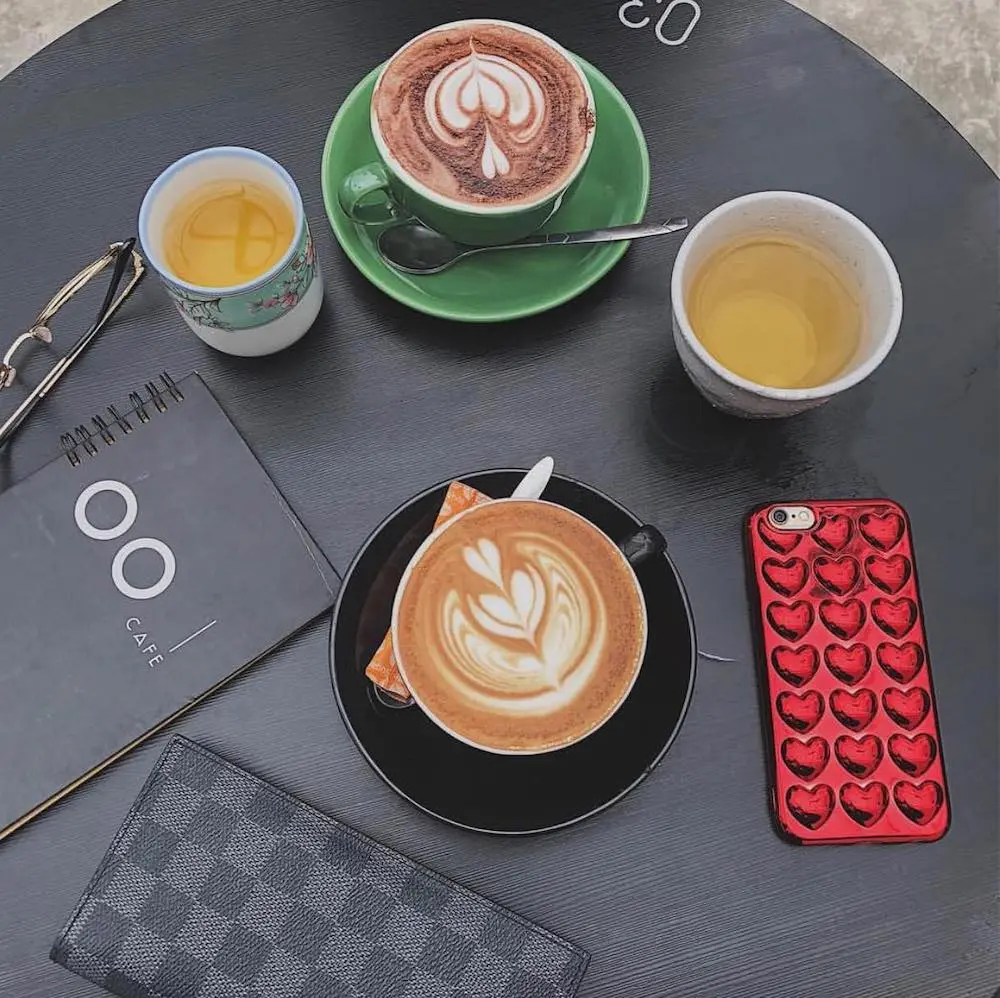 Đam m&ecirc; phong c&aacute;ch tối giản th&igrave; nhớ lưu lại địa chỉ của OO Cafe Huế 6