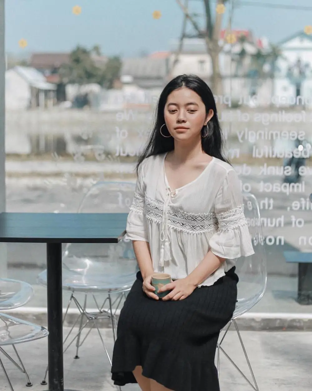 Đam m&ecirc; phong c&aacute;ch tối giản th&igrave; nhớ lưu lại địa chỉ của OO Cafe Huế 9