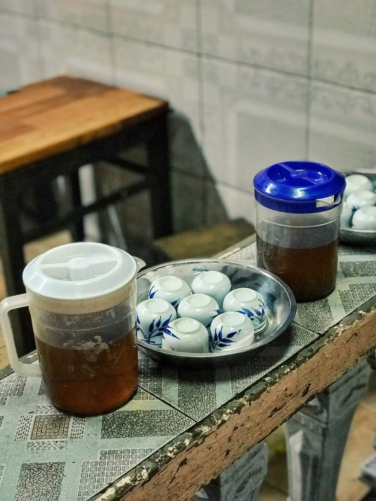 Đến Huế th&igrave; nhớ tạt ngang qu&aacute;n ch&egrave; Linh Lan l&acirc;u đời nhất ở đất Thần Kinh 6
