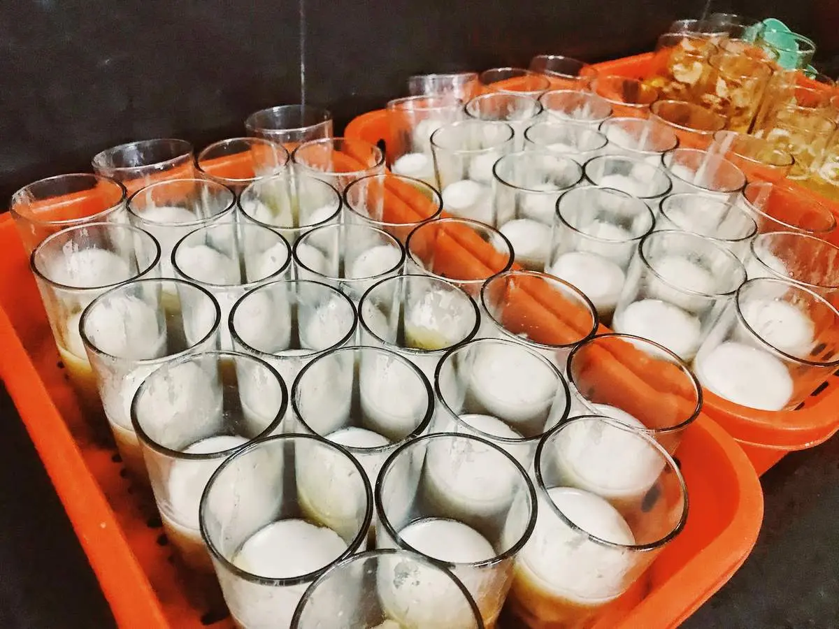 Đến Huế th&igrave; nhớ tạt ngang qu&aacute;n ch&egrave; Linh Lan l&acirc;u đời nhất ở đất Thần Kinh 12
