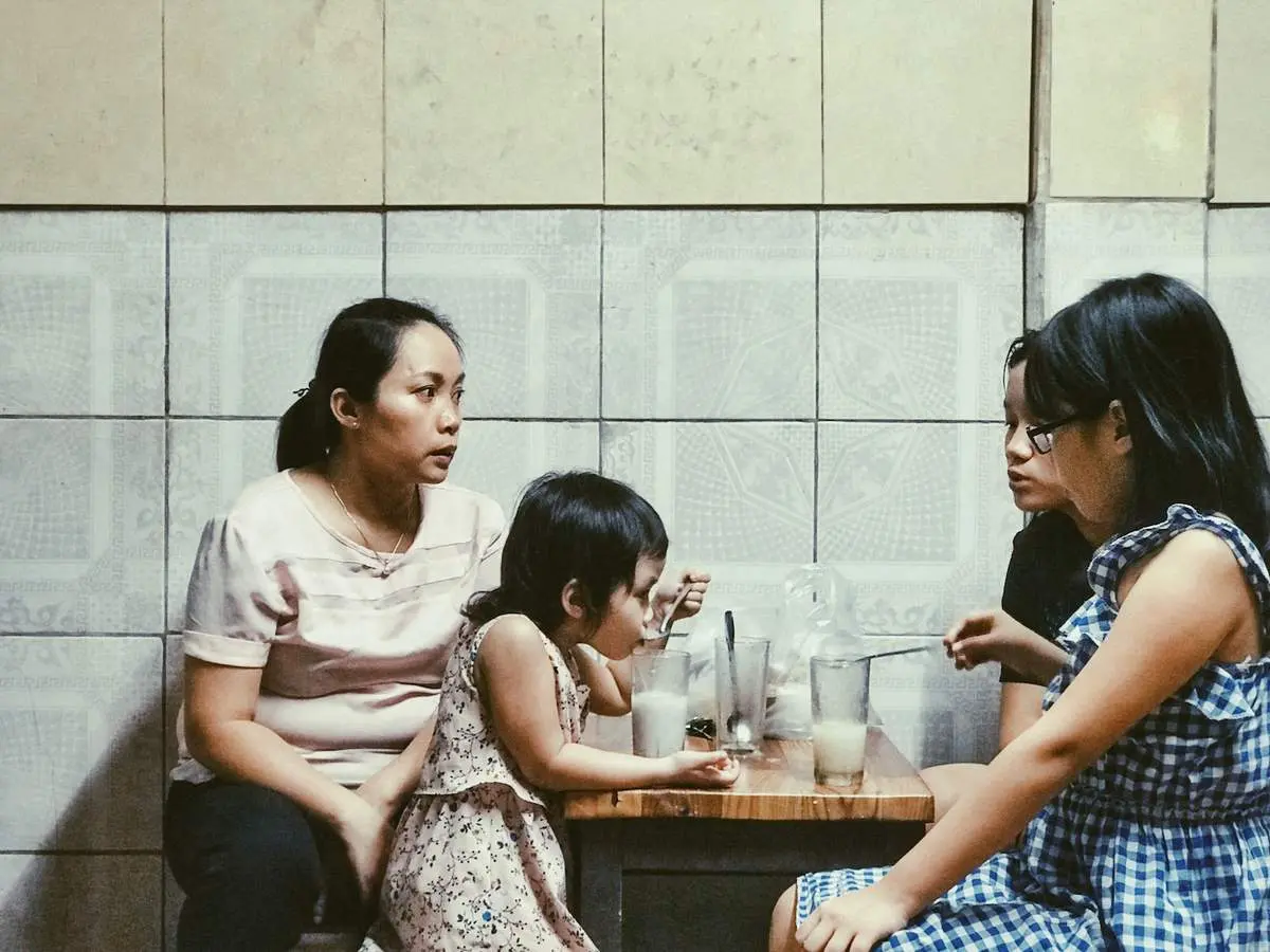 Đến Huế th&igrave; nhớ tạt ngang qu&aacute;n ch&egrave; Linh Lan l&acirc;u đời nhất ở đất Thần Kinh 3
