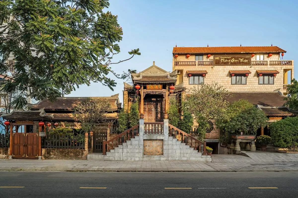 Đến nhà hàng Không Gian Xưa Huế trải nghiệm dùng bữa giữa nhà Rường cổ kính 2