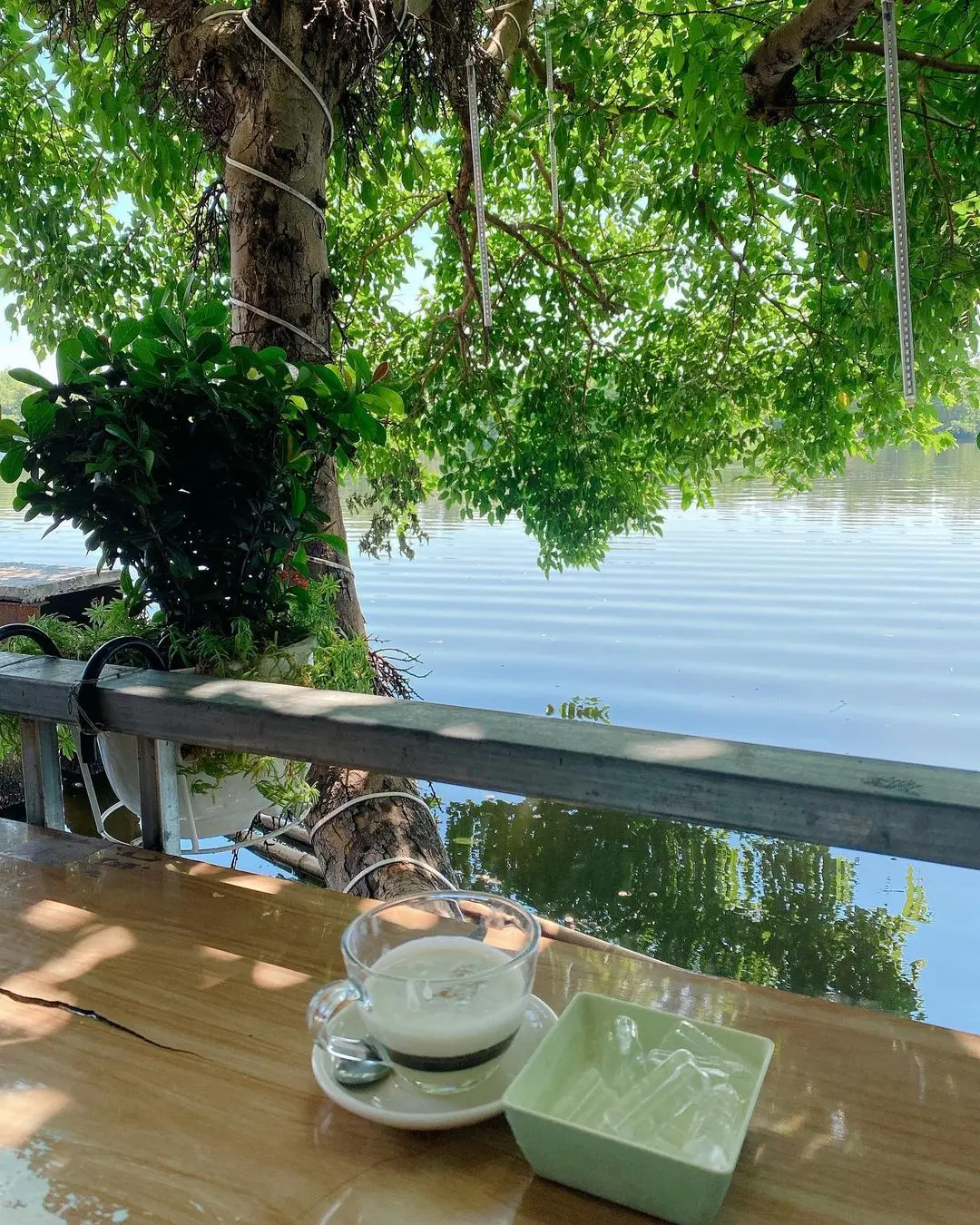 Đến tiệm c&agrave; ph&ecirc; Mắt Biếc để ngắm nh&igrave;n căn nh&agrave; của H&agrave; Lan 4