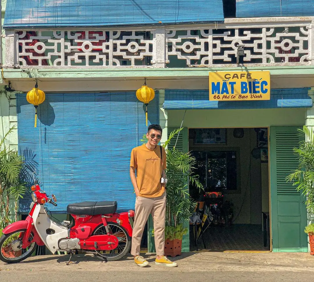Đến tiệm c&agrave; ph&ecirc; Mắt Biếc để ngắm nh&igrave;n căn nh&agrave; của H&agrave; Lan 13