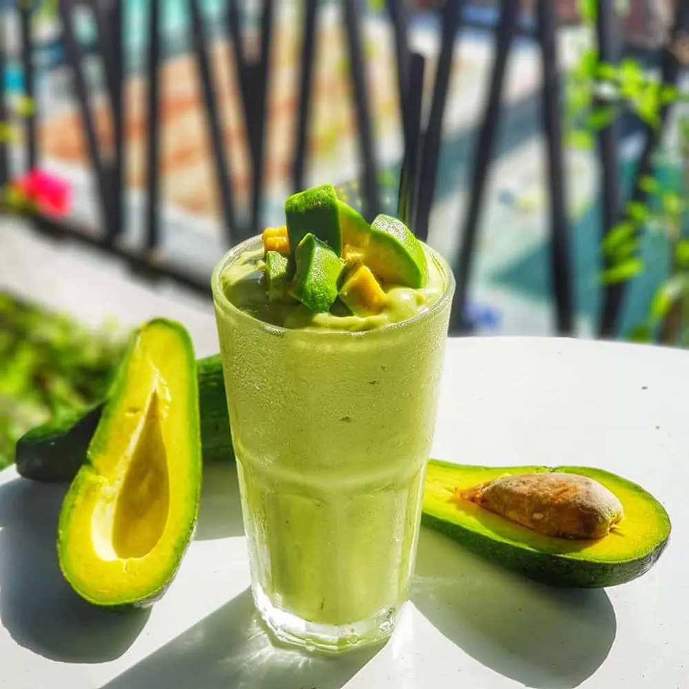 Dịch không vi vu nước ngoài được thì ghé Quinoa Café để có ảnh check-in như ở trời Tây 11