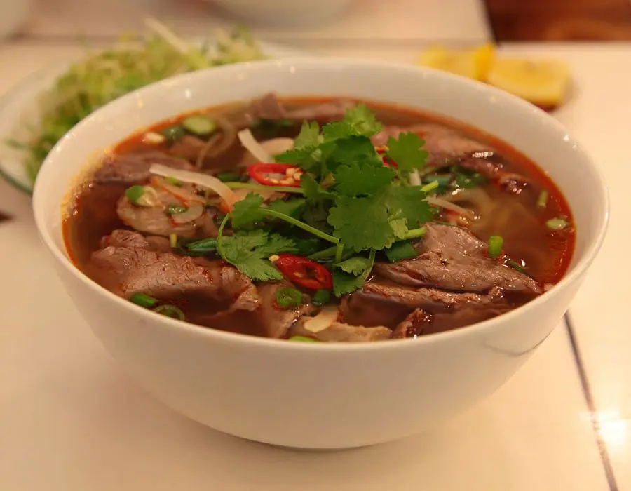 Điểm danh loạt món ăn ngon rẻ ở Huế mà bạn nhất định phải thử 6
