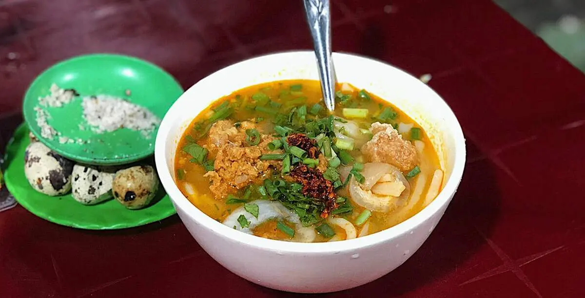 L&agrave; thi&ecirc;n đường của b&aacute;nh canh, nhưng đến Huế phải ăn B&aacute;nh canh cua mới đ&uacute;ng điệu! 2