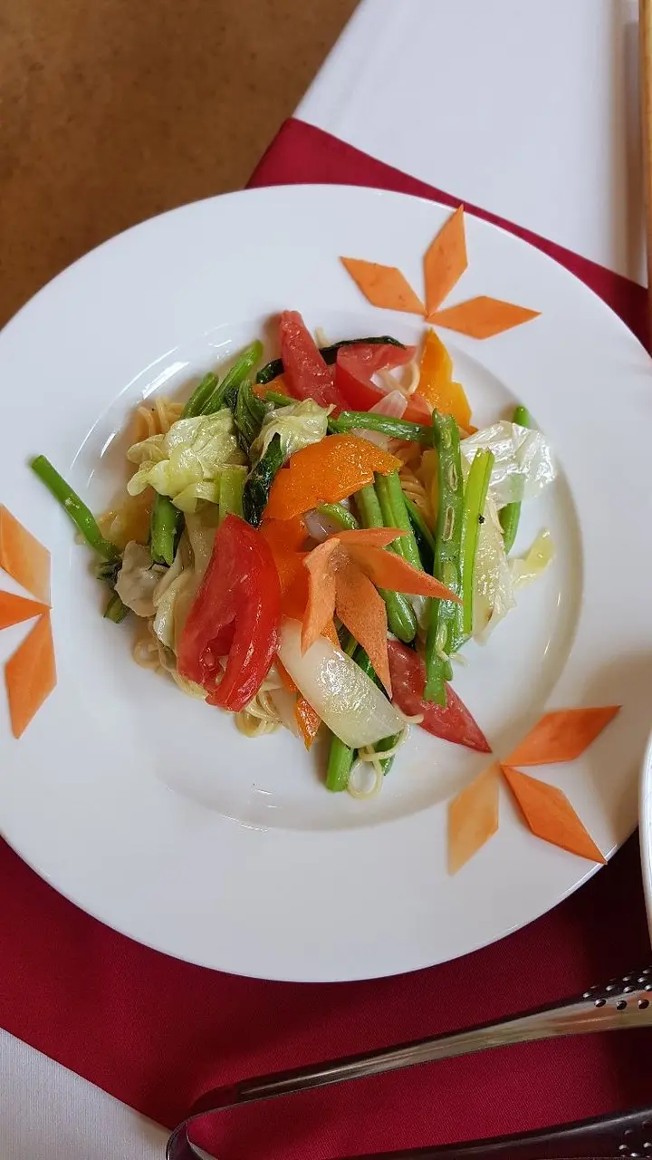 Les Jardins De La Carambole - Nh&agrave; h&agrave;ng mang đậm n&eacute;t kiến tr&uacute;c Ph&aacute;p tại Huế 2