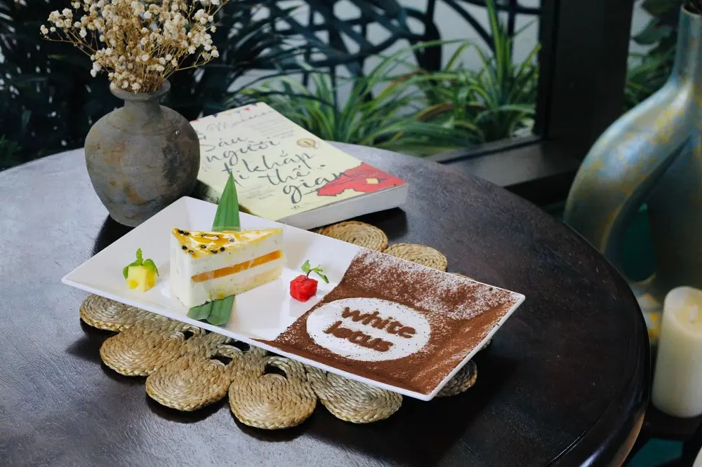 Lotus House - Tiệm c&agrave; ph&ecirc; hoa sen trắng tuyệt đẹp tại Huế 5