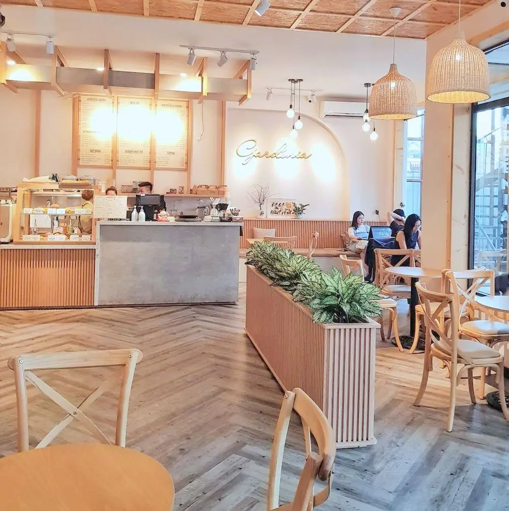 Mơ m&agrave;ng nước ngon, b&aacute;nh ngọt tại Gard&eacute;nia Coffee Bakery 5