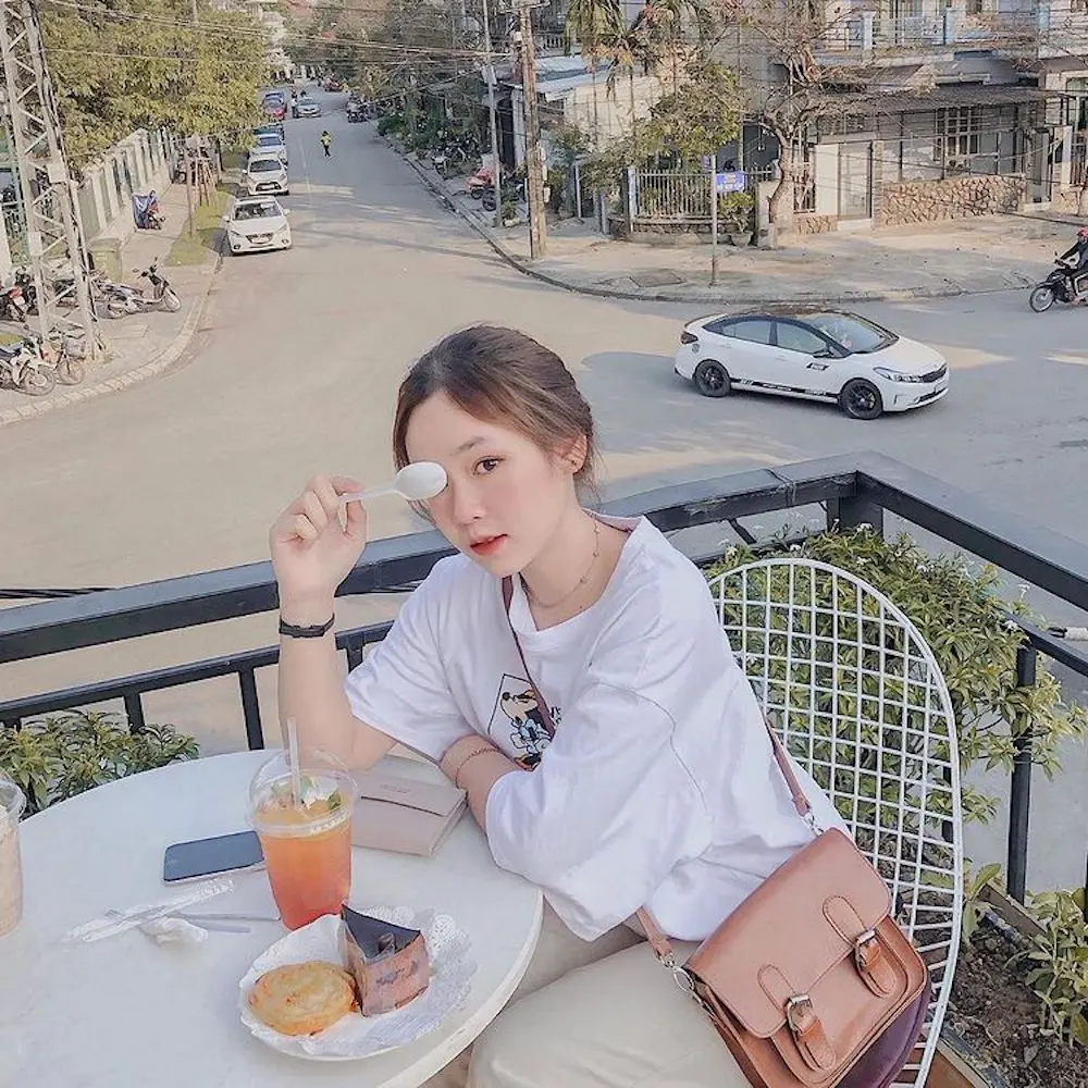 Mơ m&agrave;ng nước ngon, b&aacute;nh ngọt tại Gard&eacute;nia Coffee Bakery 19