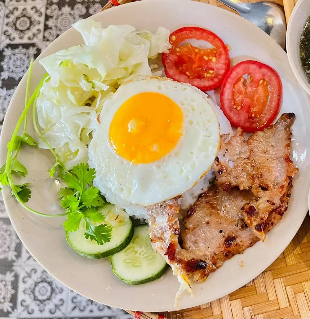 MOOD Kafe - Ng&ocirc;i nh&agrave; r&ecirc;u phong được c&aacute;c bạn trẻ Huế đặc biệt y&ecirc;u th&iacute;ch 5